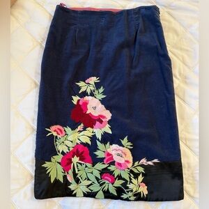 Anthropologie brand women’s Kirt, size 2, beautiful floral embroidery